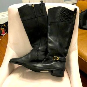 Brand new Tory Burch boots, never worn. Perfect condition.